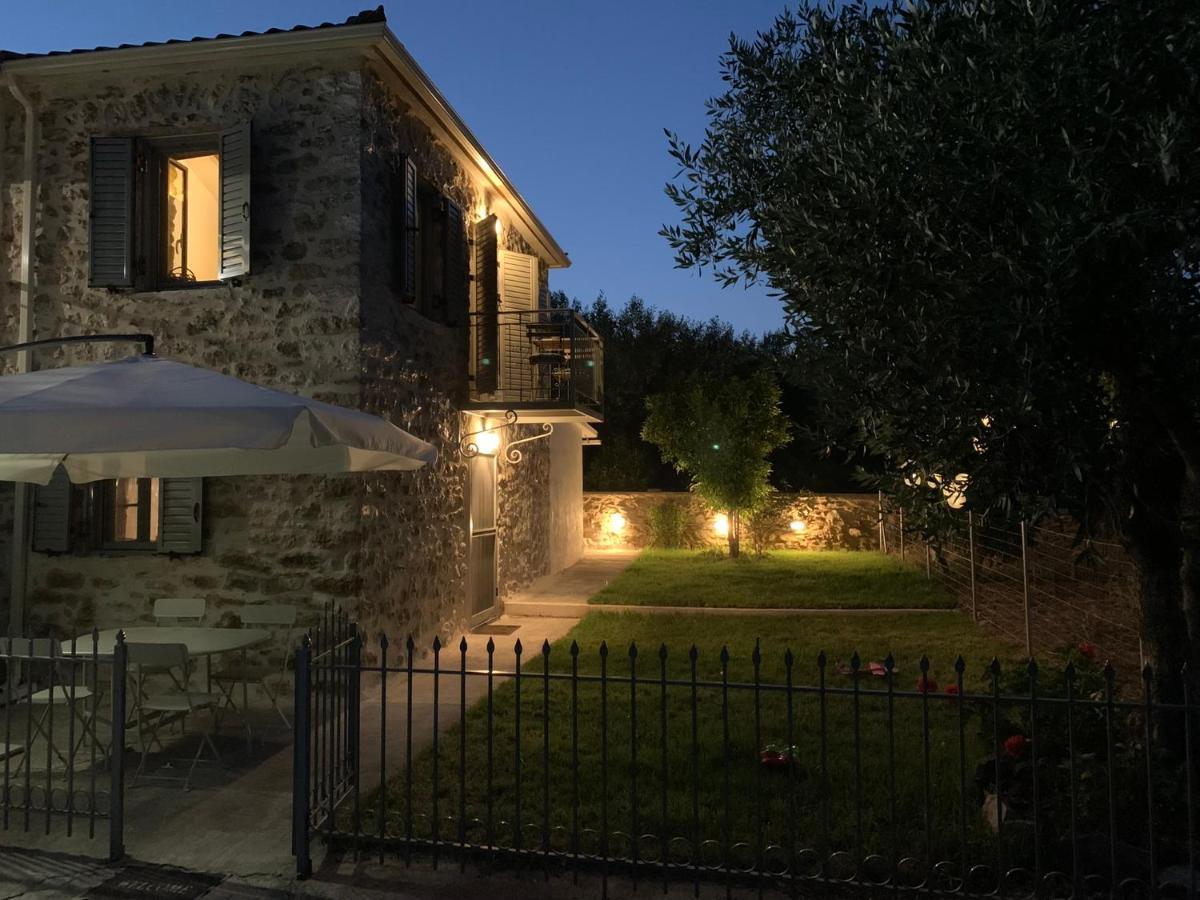 Messinian Stone Houseヴィラ エクステリア 写真