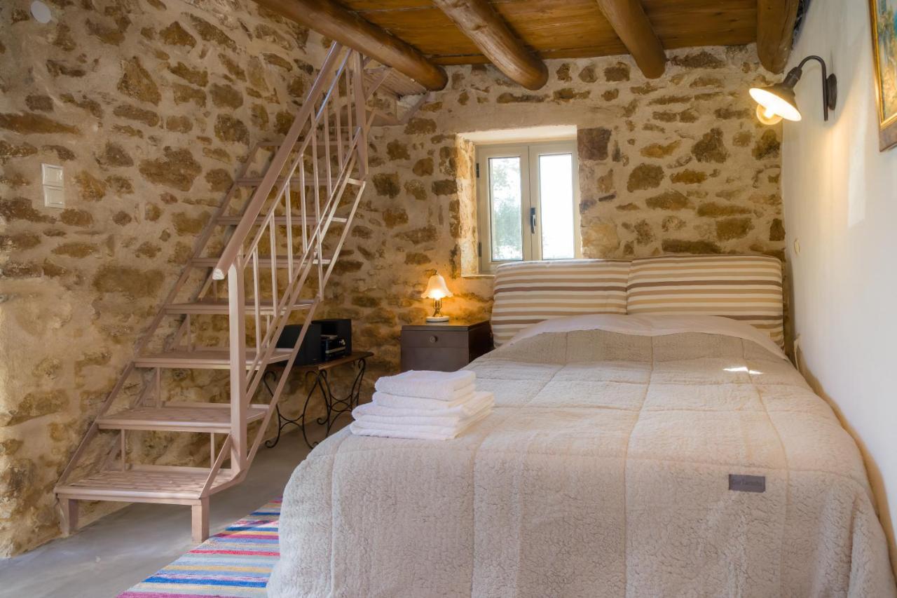 Messinian Stone Houseヴィラ エクステリア 写真