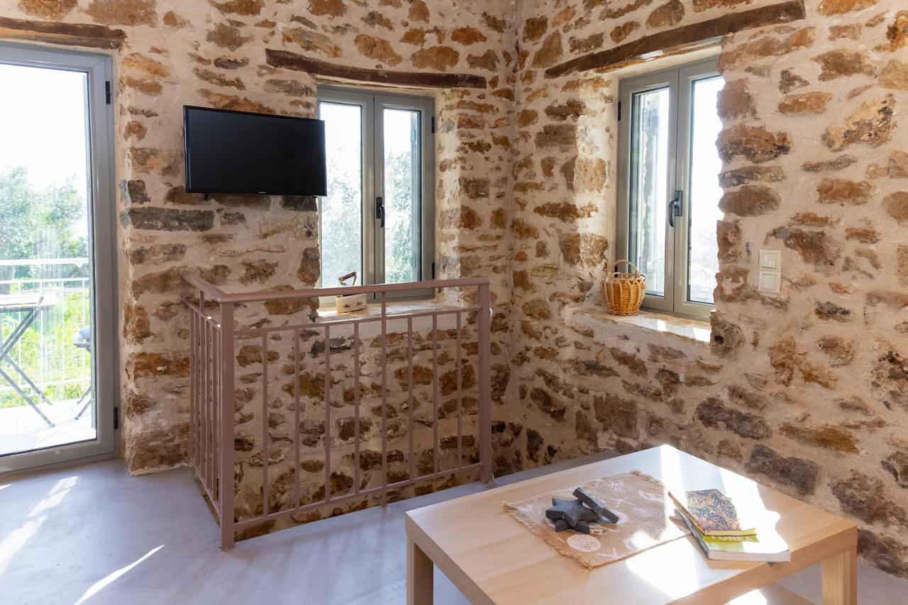 Messinian Stone Houseヴィラ エクステリア 写真