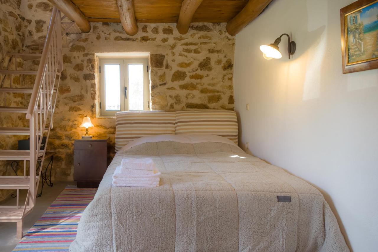 Messinian Stone Houseヴィラ エクステリア 写真