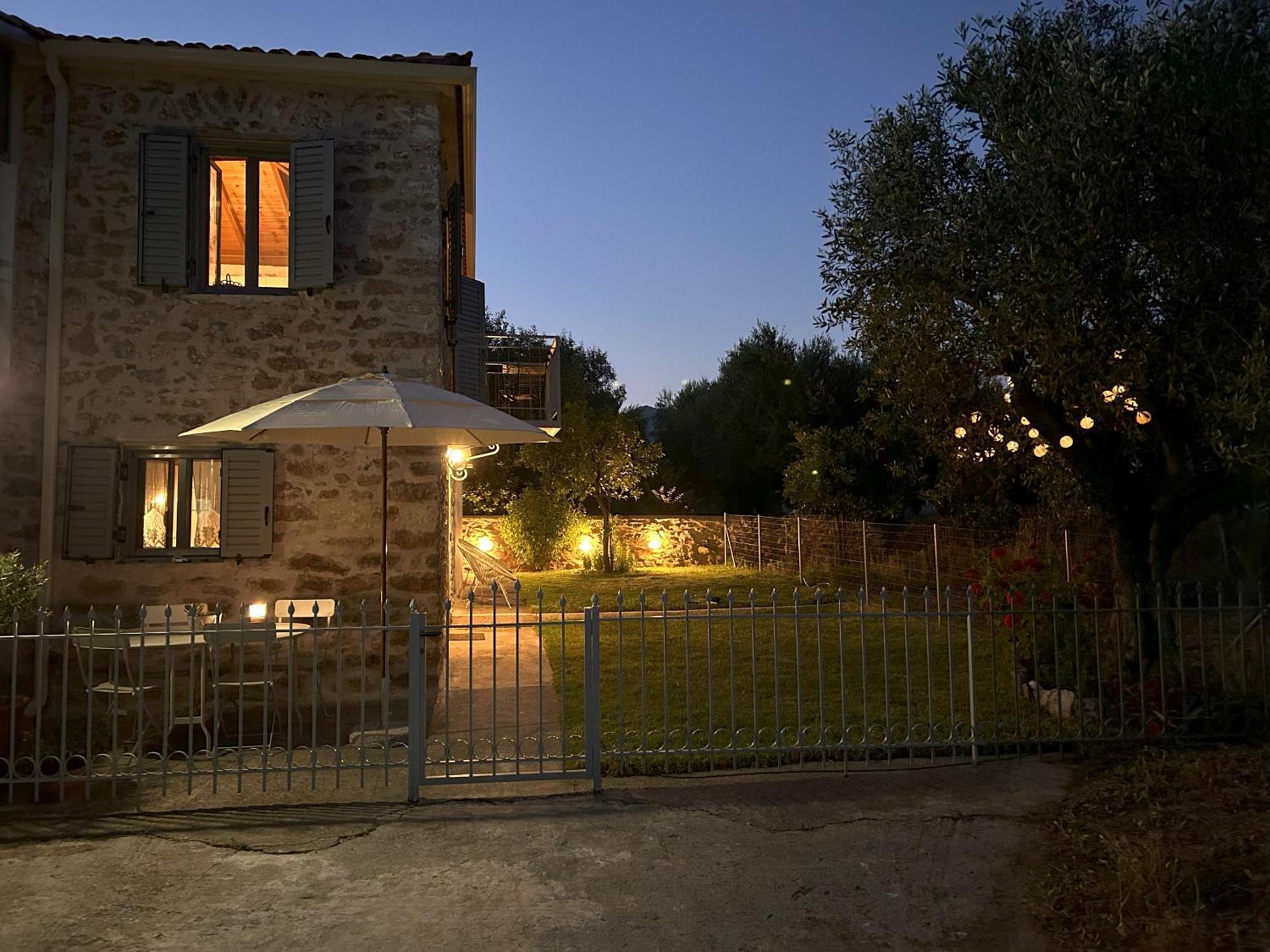 Messinian Stone Houseヴィラ エクステリア 写真