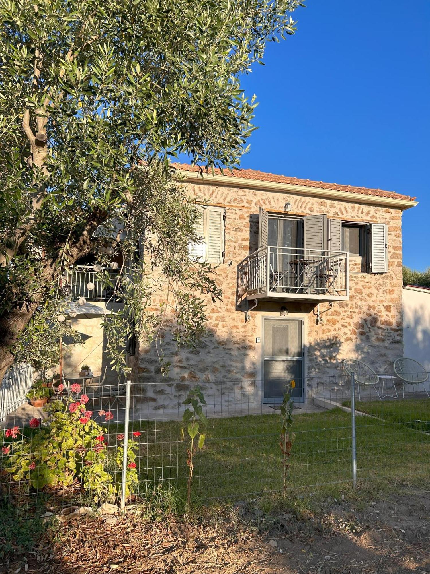 Messinian Stone Houseヴィラ エクステリア 写真